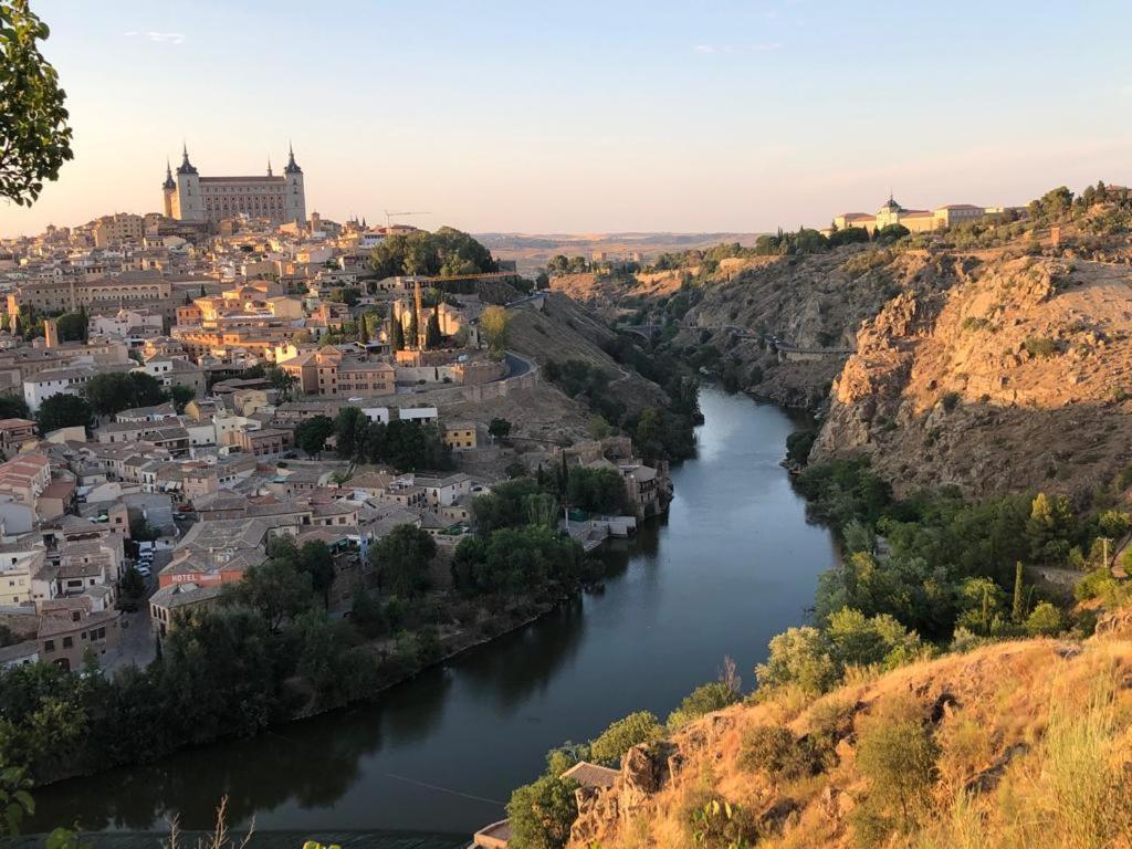 Toledo Ciudad De Las Tres Culturas , Un Lugar Para Disfrutar Todas Las Familias Con Sus Hijos " Desayuno Incluido" Villamiel de Toledo Luaran gambar